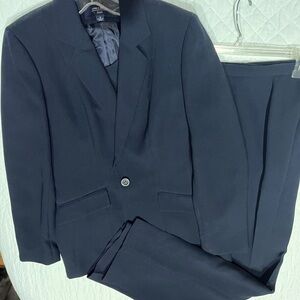 Women’s Navy blue pants suit